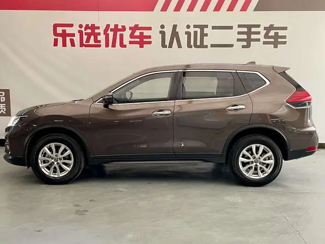 Nissan Qijun 2.0L CVT Zhilian Exclusive Edition 2WD