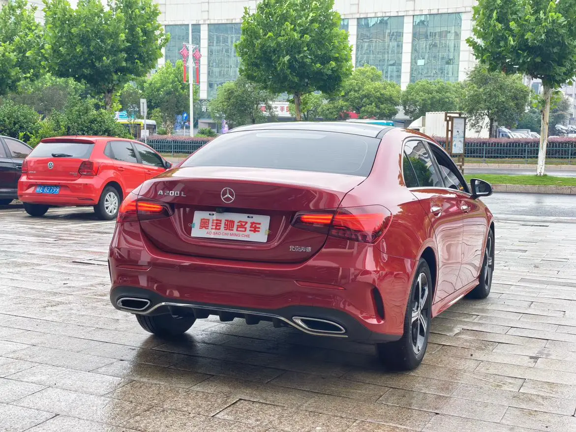 Mercedes-Benz Mercedes-Benz A-class A 200 L sports sedan fashion Version