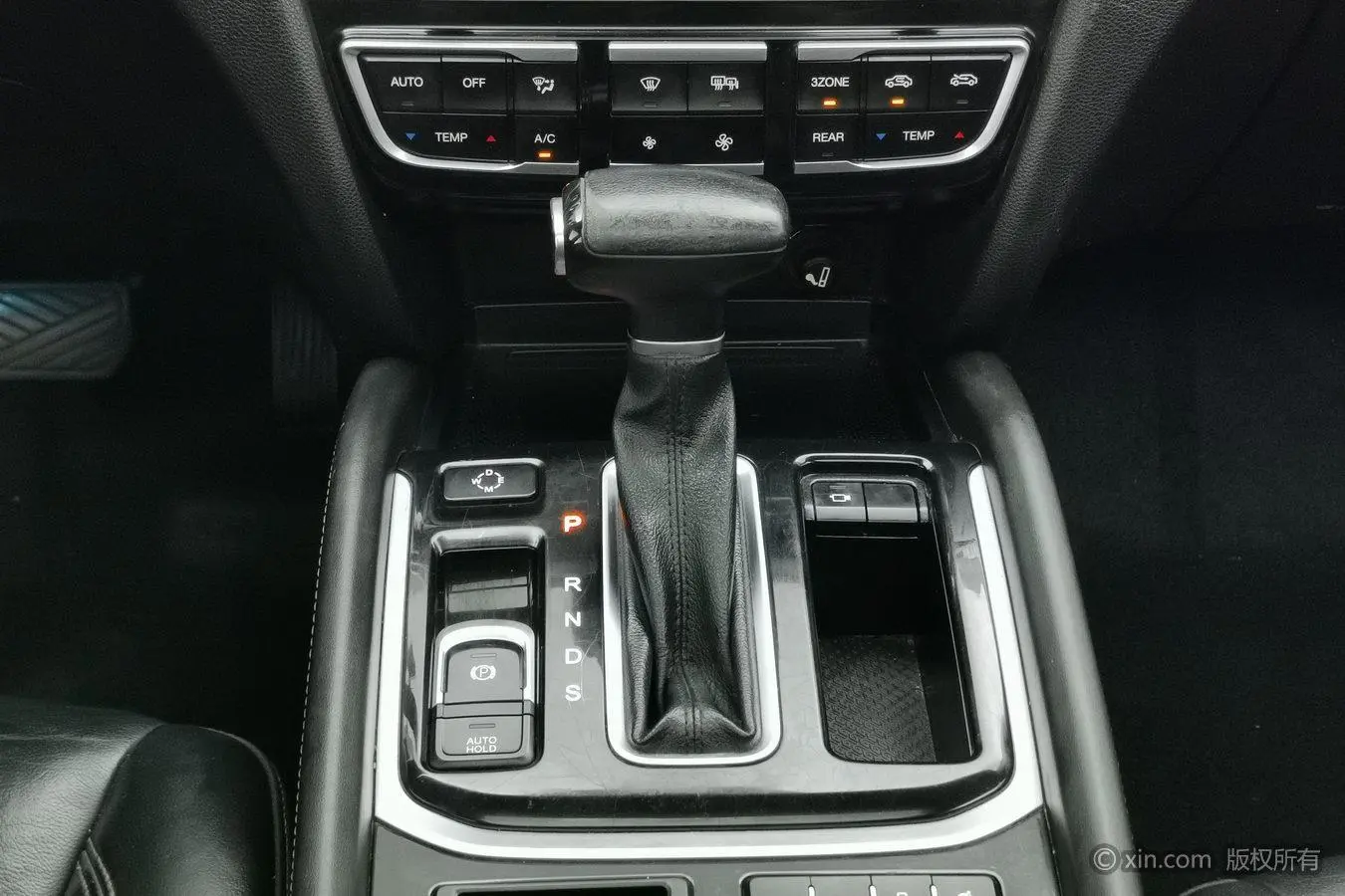 GAC Trumpchi GS8 390T two-wheel drive luxury Zhilian Edition 7 seats