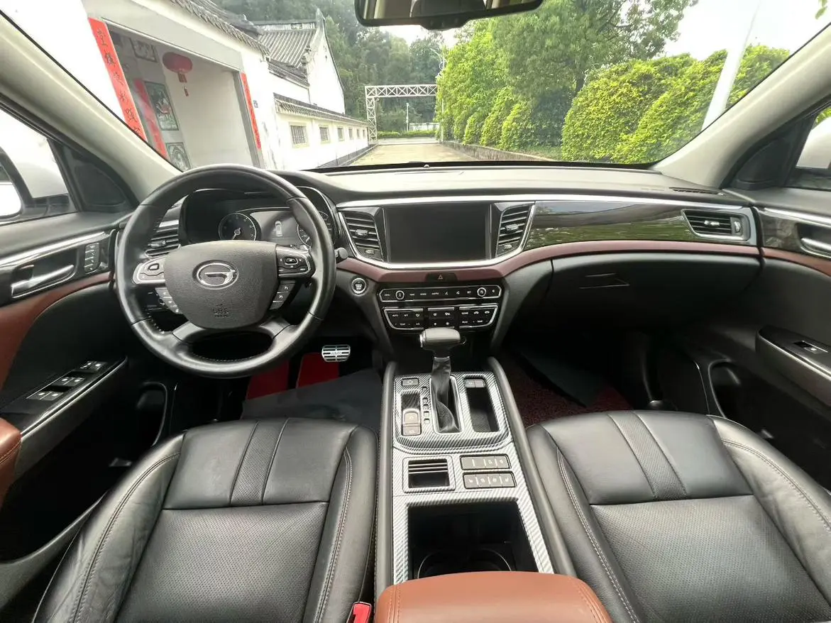 GAC Trumpchi GS8 320T two-wheel drive luxury Zhilian Edition 7 seats
