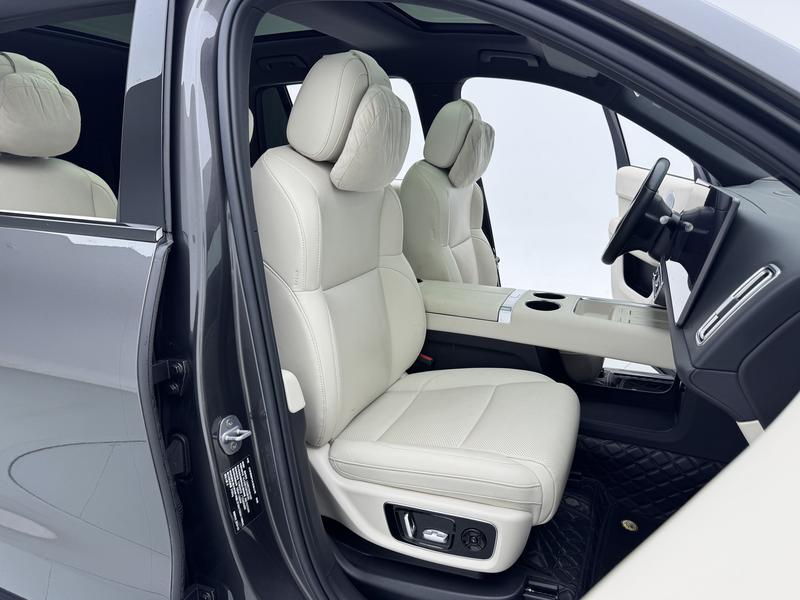 Li Auto Ideal L8 2024