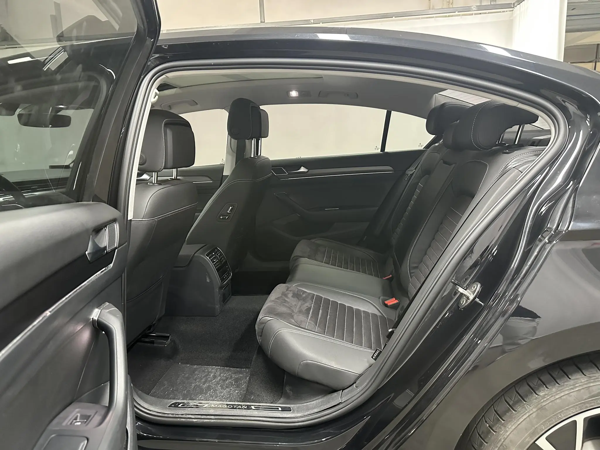 Volkswagen Magotan 330TSI DSG Luxury