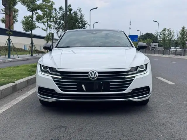 Volkswagen Volkswagen CC 330TSI Charm Edition Country V