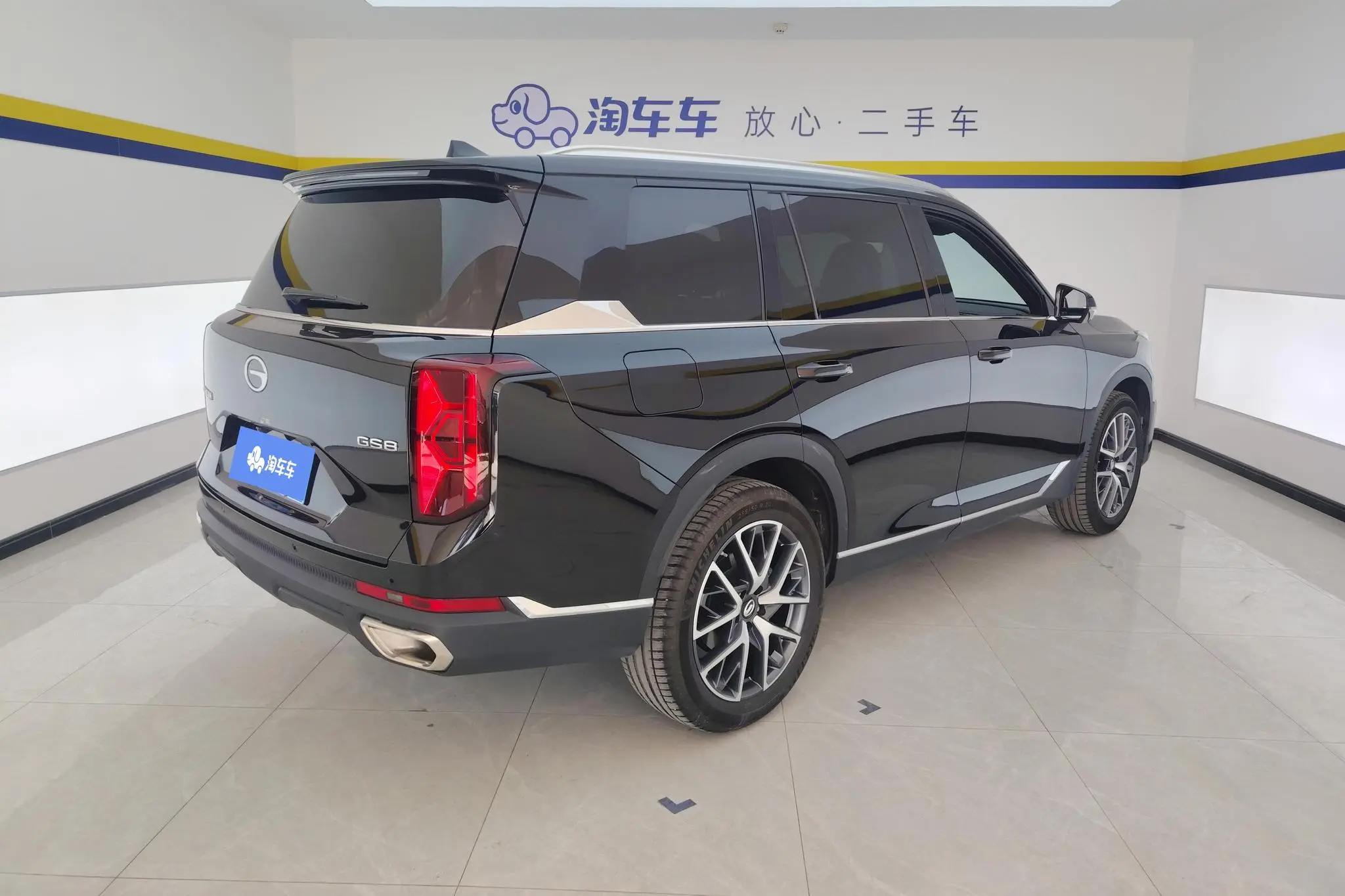 GAC Trumpchi GS8 Pilot Series 2.0 TGDI two-wheel drive Luxury Smart Edition