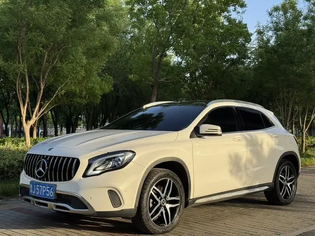 Mercedes-Benz Mercedes-Benz GLA GLA 200 fashion type