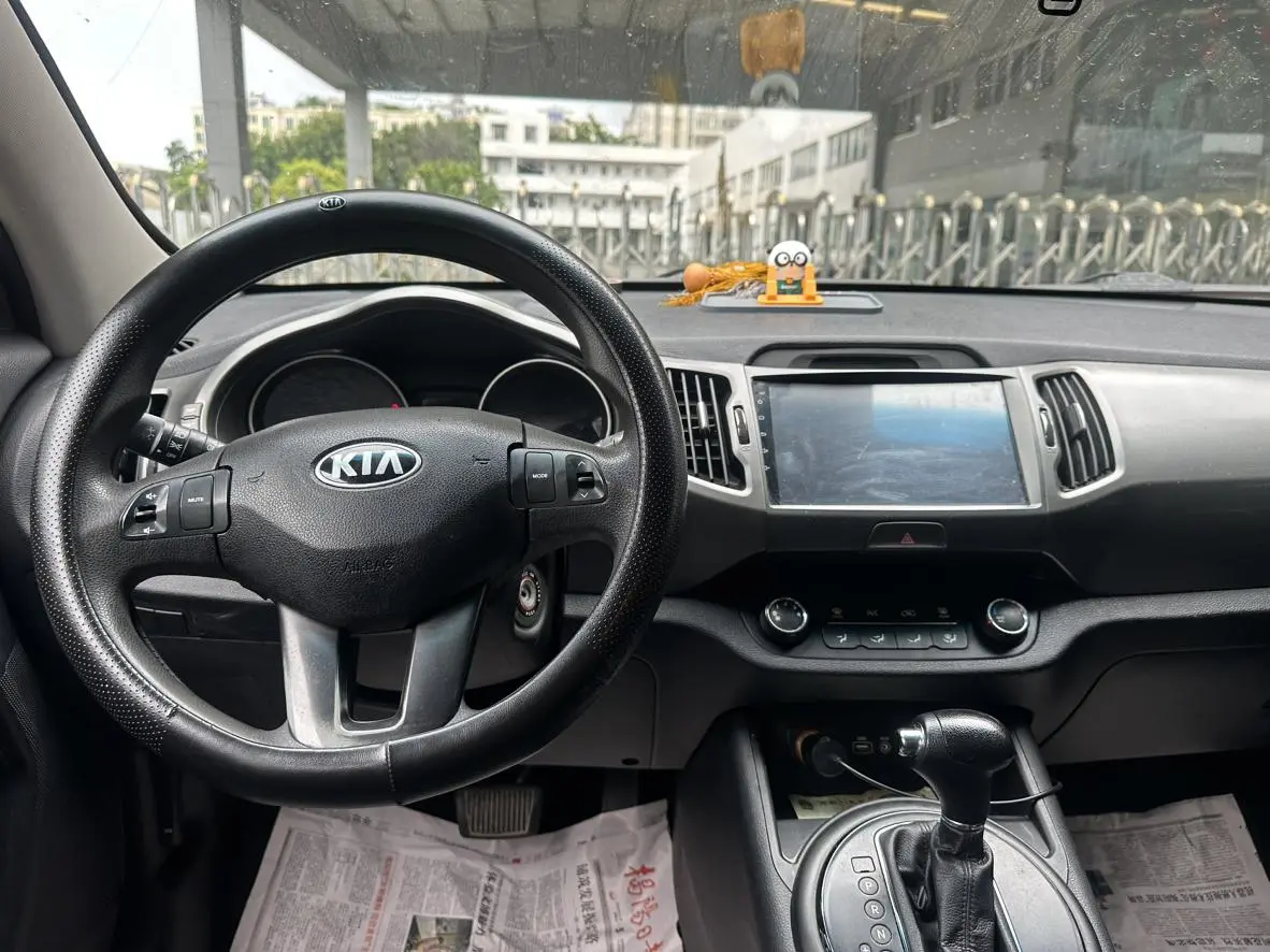 Kia Smart running 2.0L automatic two-wheel drive version Premium