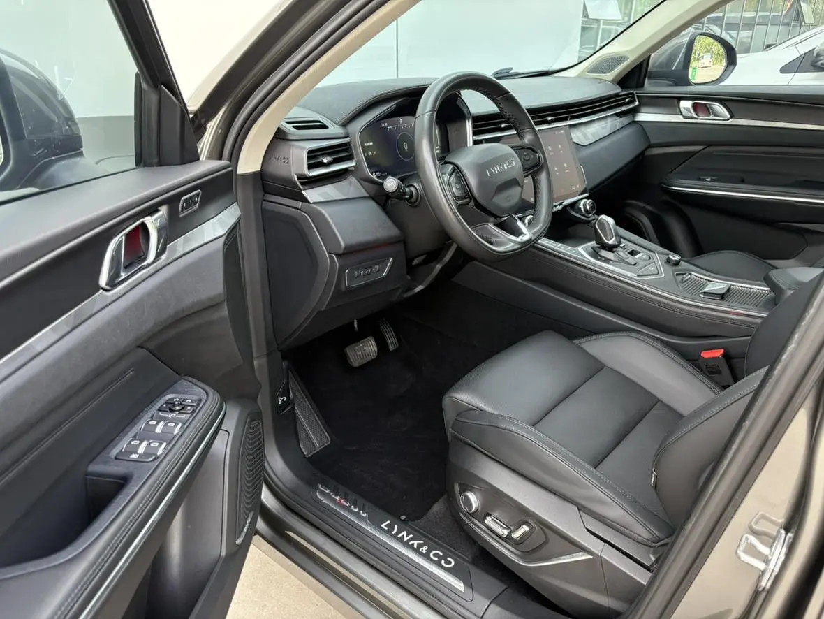 LYNK & CO Lynk 01 2.0TD two-wheel drive Pro