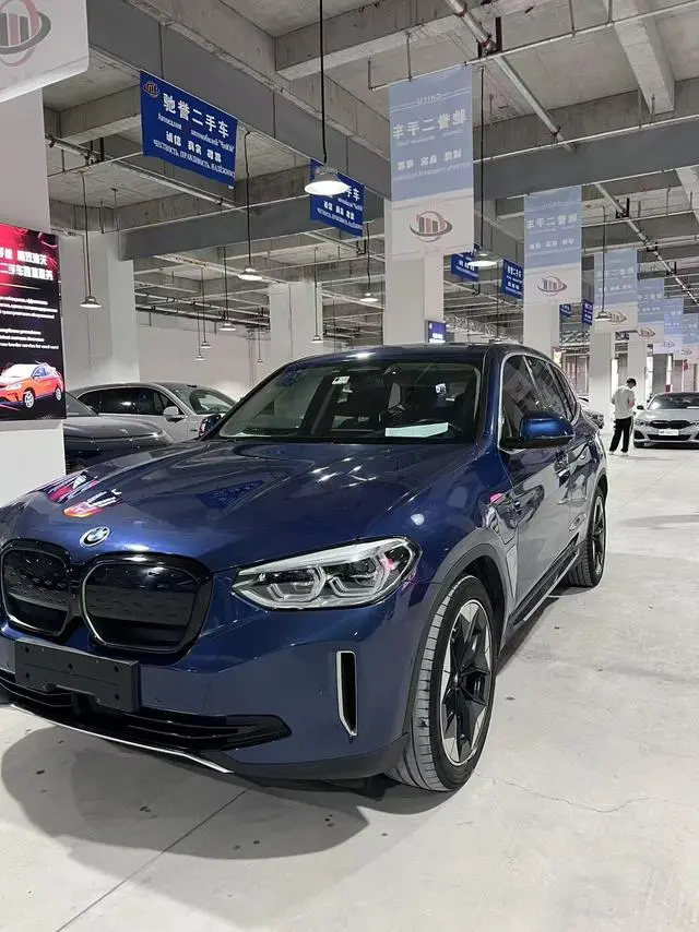 BMW BMW iX3 Facelift leading type