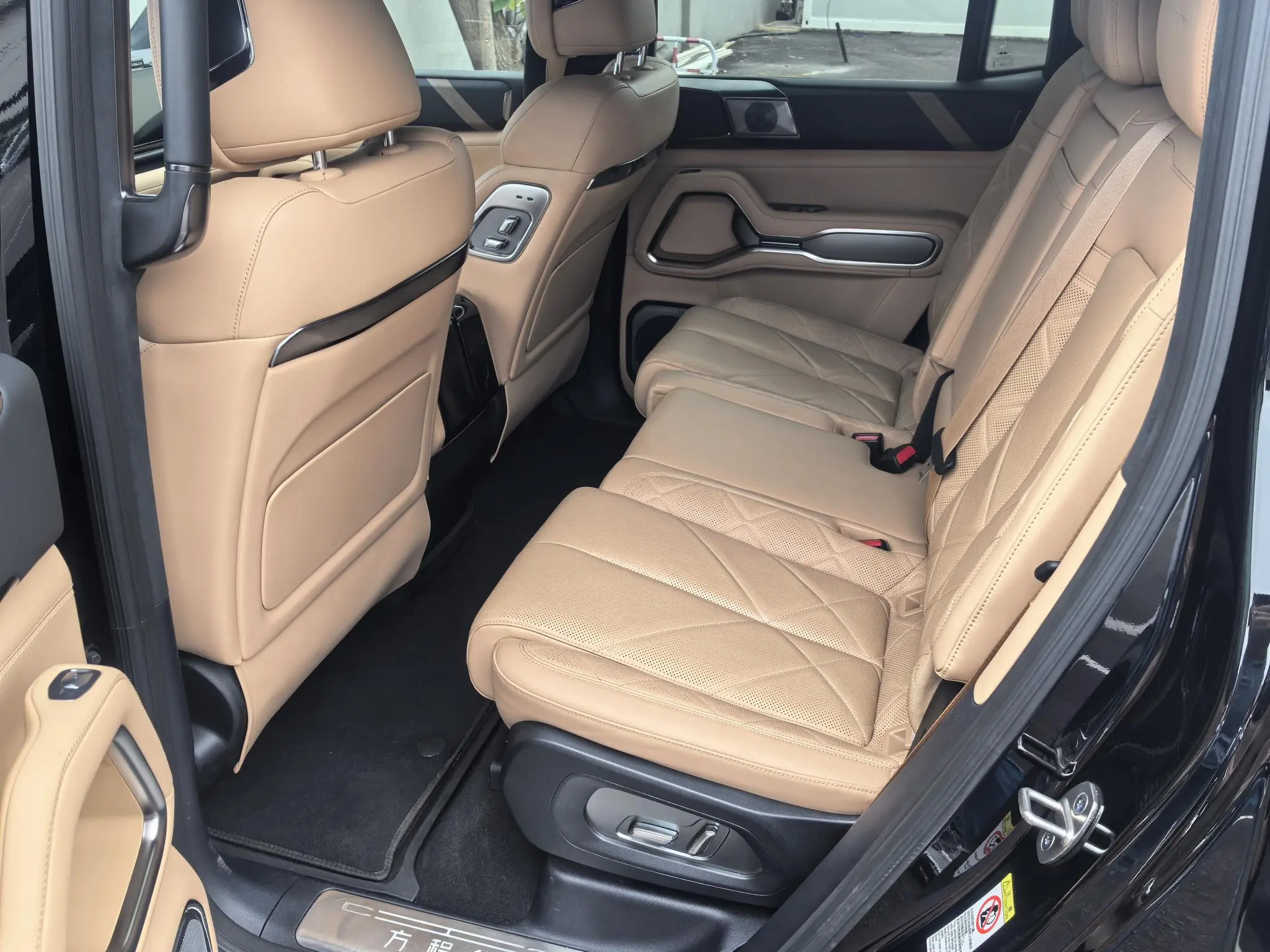 FANG CHENG BAO Leopard 8 Zhiyong Ultimate Edition 7 Seats