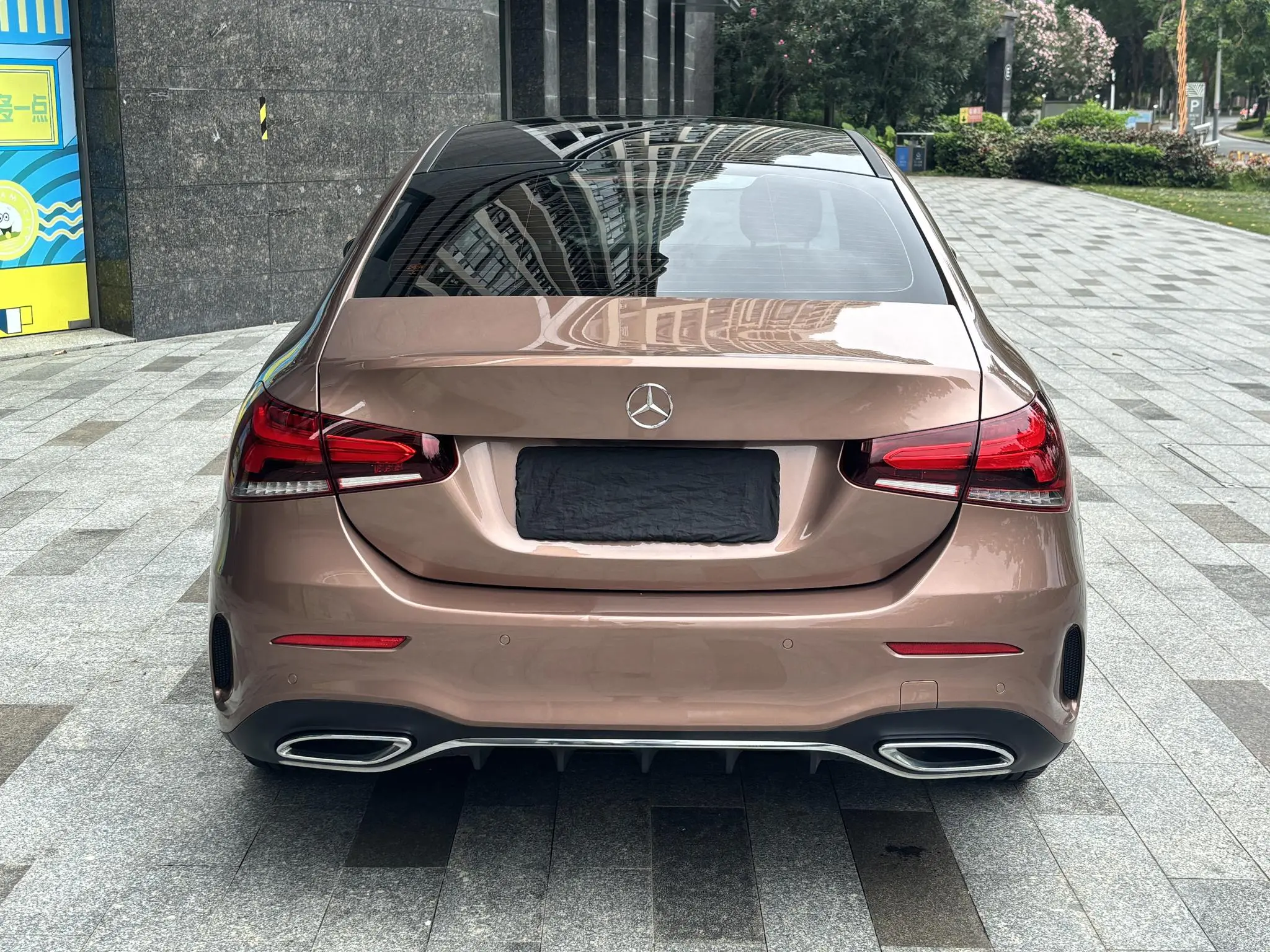 Mercedes-Benz Mercedes-Benz A-class A 200 L sports sedan fashion Version