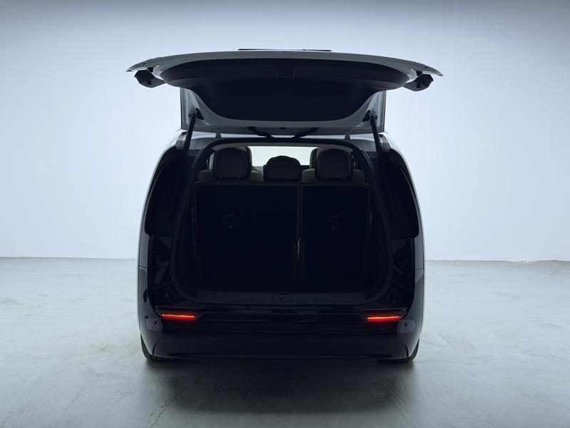 Li Auto Ideal MEGA 2025