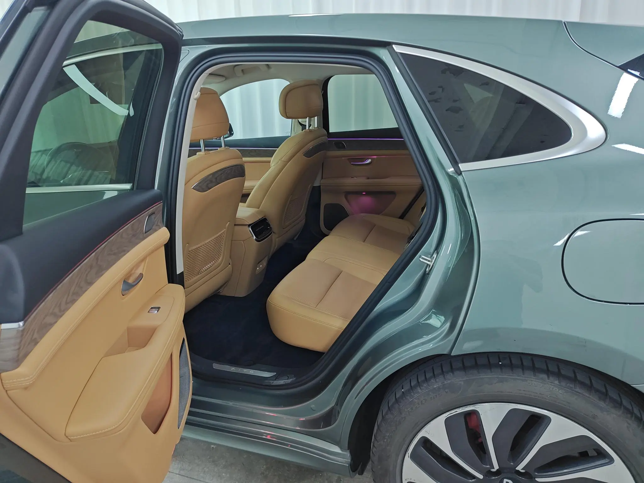 AITO Ask the world M5 Extended range rear drive standard edition