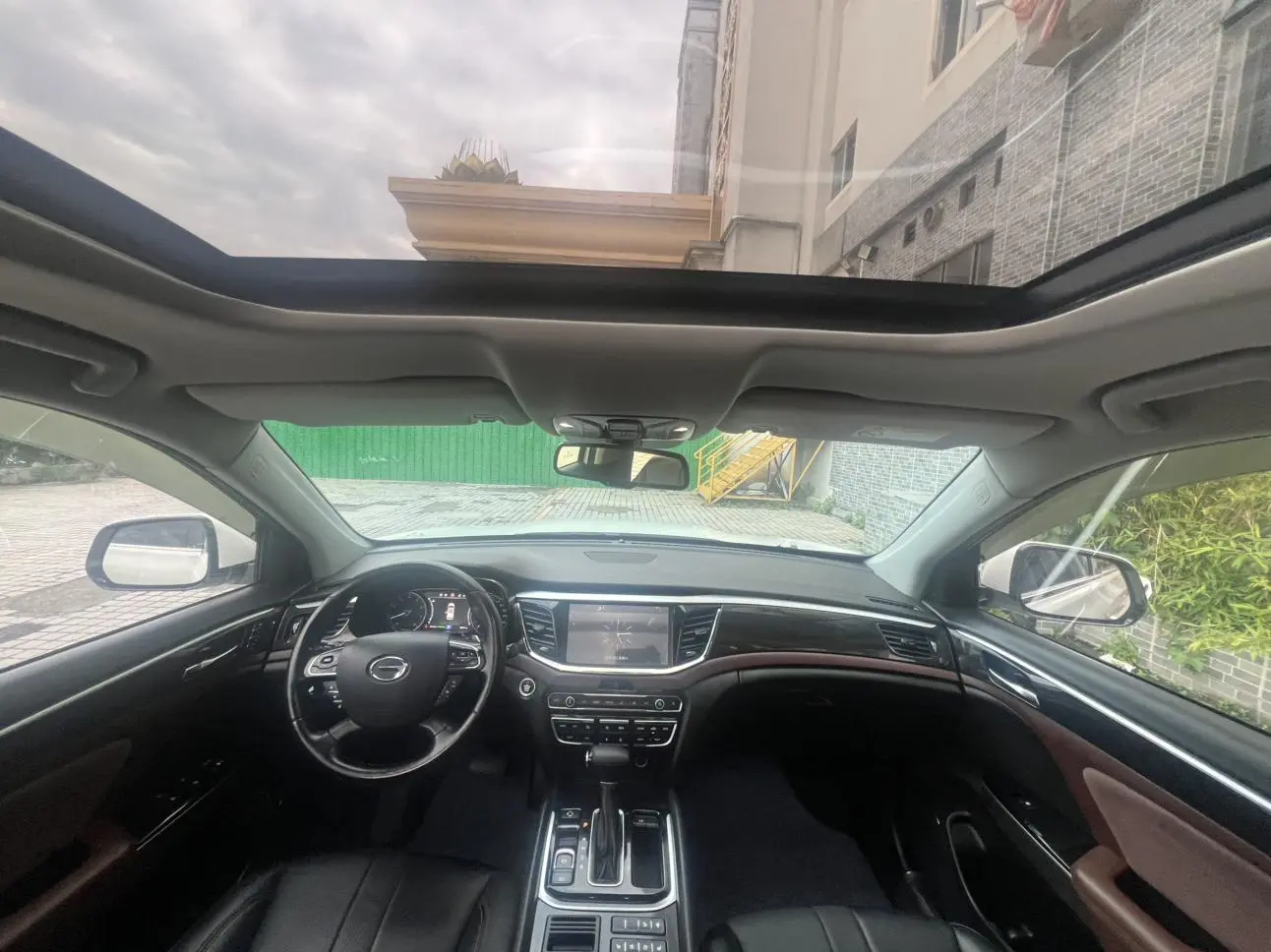 GAC Trumpchi GS8 320T two-wheel drive luxury Zhilian Edition 7 seats