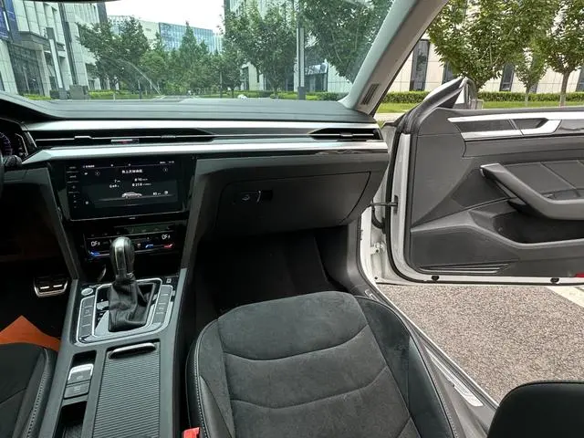 Volkswagen Volkswagen CC Hunting vehicle 330TSI Hunting version