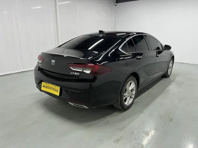 Buick Regal 25T Premium Edition