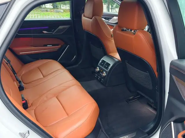 Jaguar Jaguar XFL 2.0T P300 four-wheel drive flagship sports gilt edition