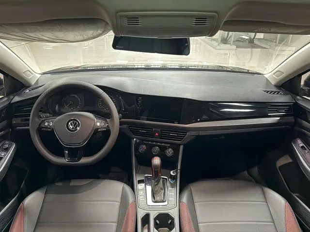 Volkswagen Bora 1.5L automatic comfort intelligent version