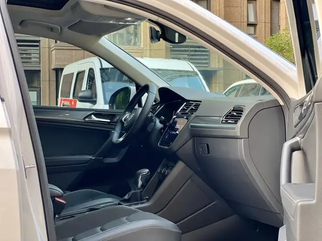 Volkswagen Tiguan L 330TSI automatic two-wheel drive R-Line Premium edition