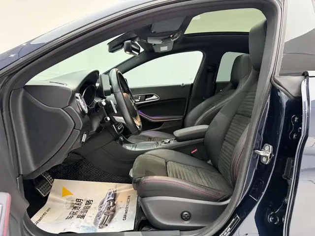 Mercedes-Benz Mercedes-Benz CLA CLA 220 4MATIC