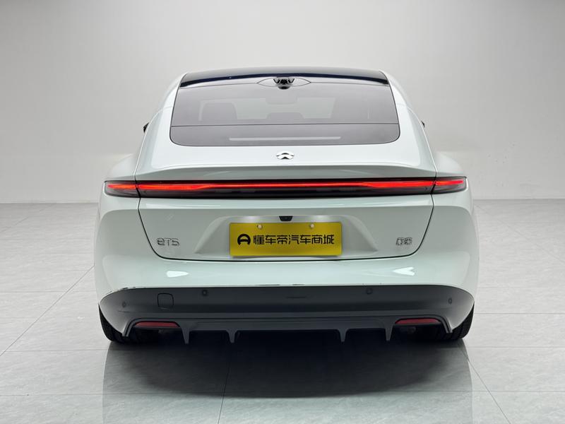 NIO NIO ET5 2024
