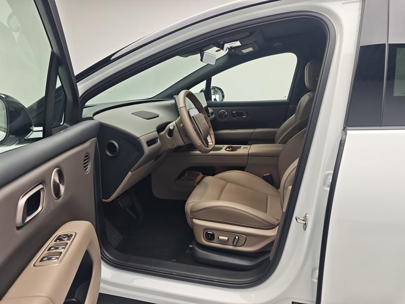 Li Auto Ideal i6 2025