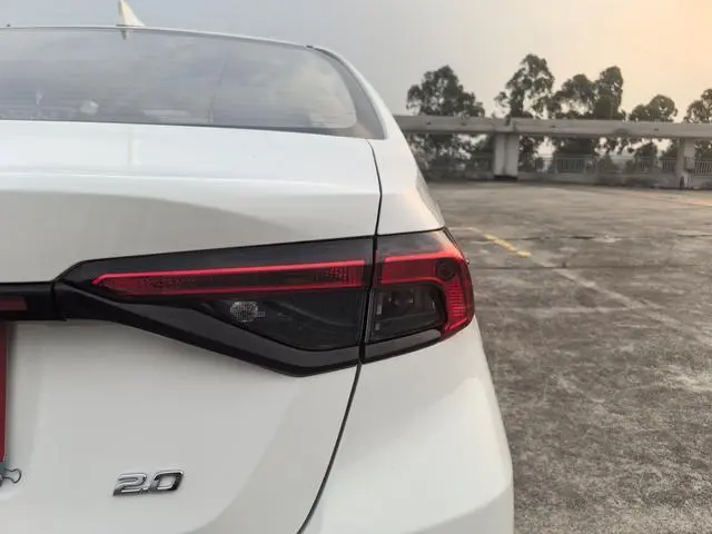 TOYOTA Asian lion 2.0L Deluxe Edition