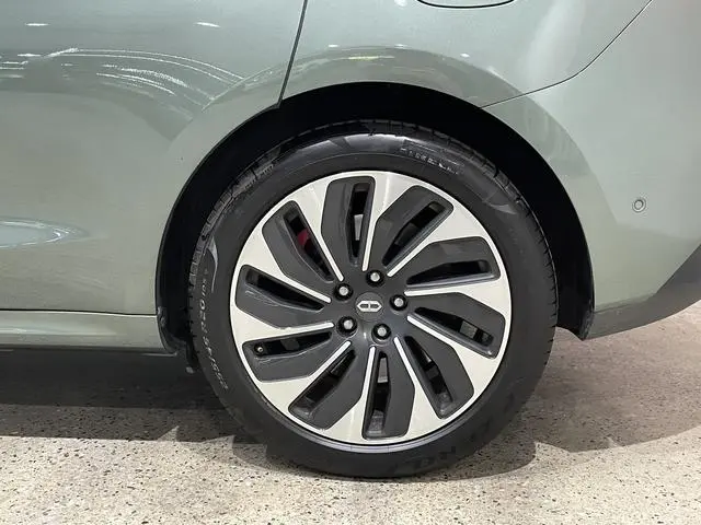 AITO Ask the world M5 Extended range four-wheel drive performance version