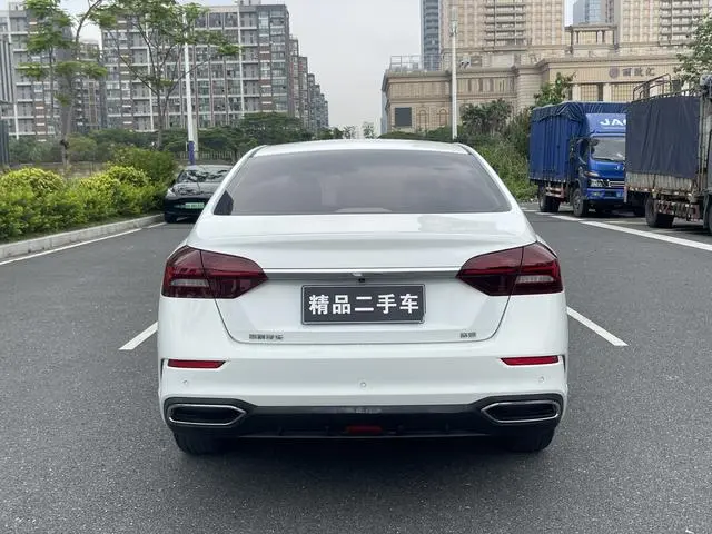 Geely Emgrand UP 1.5L CVT luxury