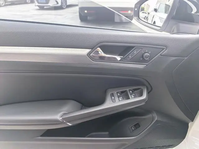 Volkswagen Lingdu Facelift 280TSI DSG Comfort Edition