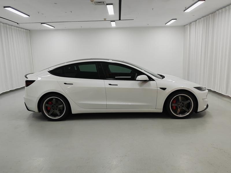 Tesla Model 3 2025