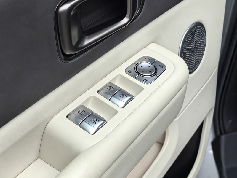 Li Auto Ideal MEGA 2024