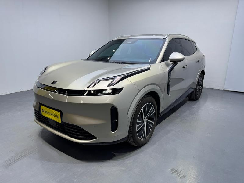 Lynk & Co Lynk&Co 08 EM-P 2024