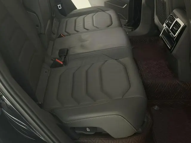 Volkswagen Touareg 3.0 TSI Sharp Front Version Country V