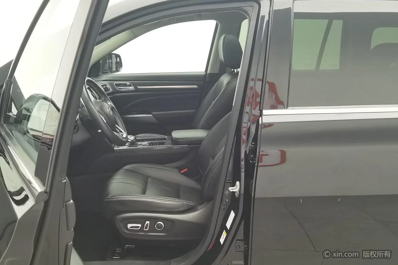 GAC Trumpchi GS8 390T two-wheel drive luxury Zhilian Edition 7 seats