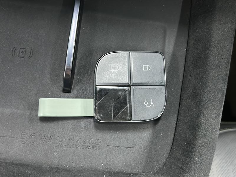 Lynk & Co Lynk&Co 08 EM-P 2023