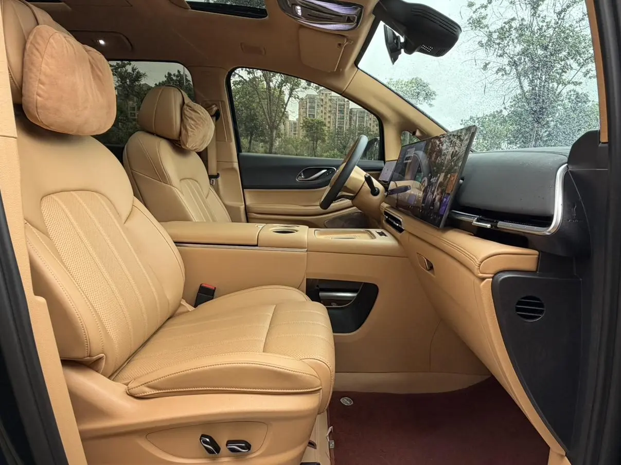 VOYAH Lantu Dreamer PHEV Four-wheel drive Premium Kunpeng Edition