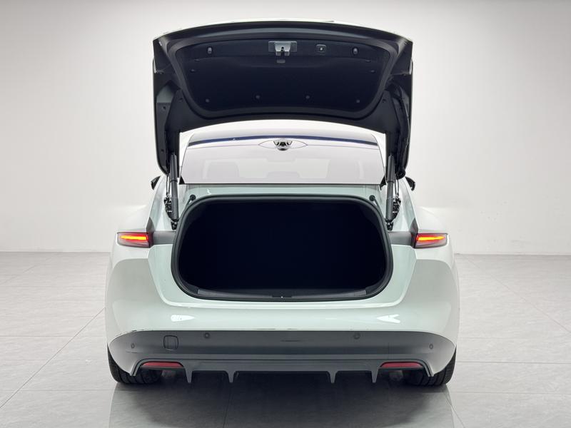NIO NIO ET5 2024