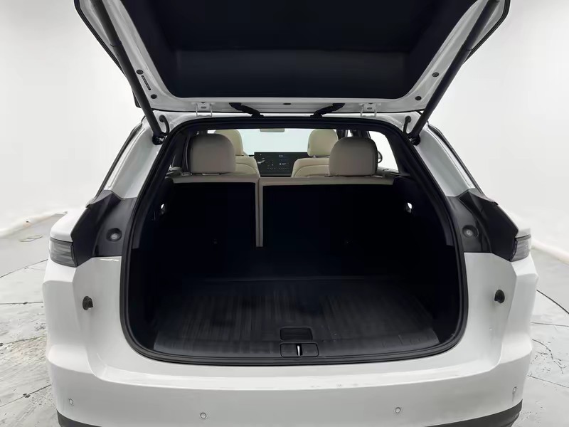Li Auto Ideal i6 2025