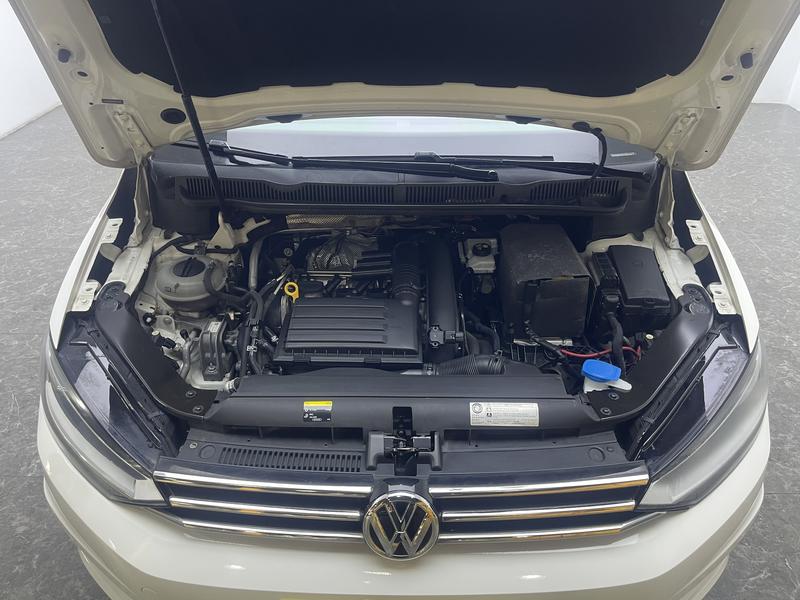 Volkswagen Touran L 2016