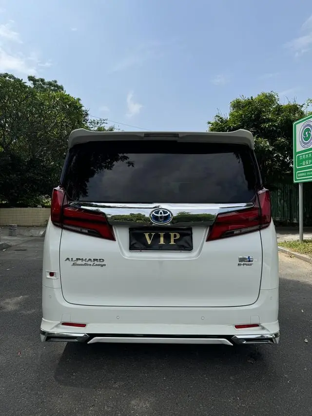 TOYOTA Elfa Dual engine 2.5L Premium Edition
