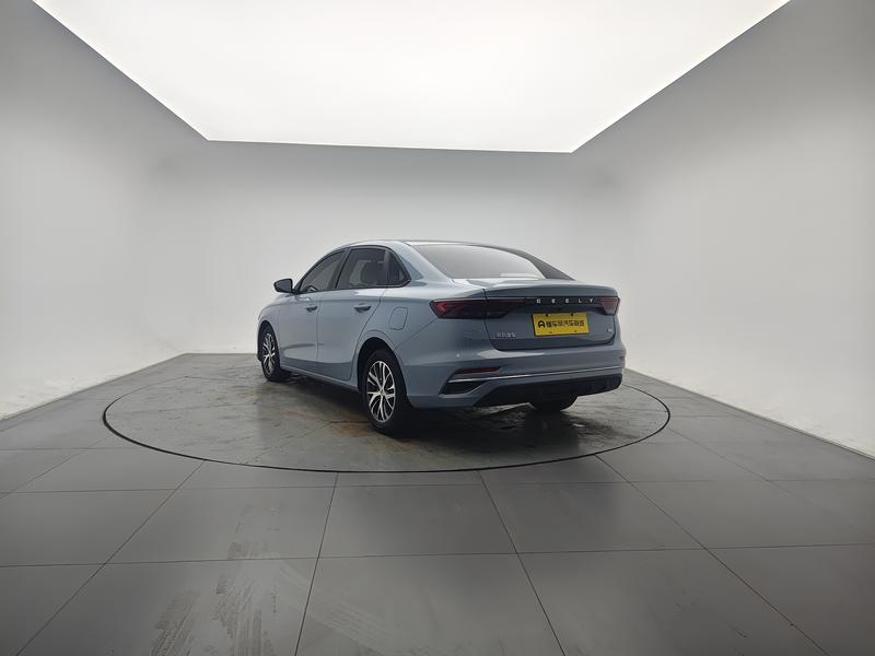 Geely Emgrand 2023