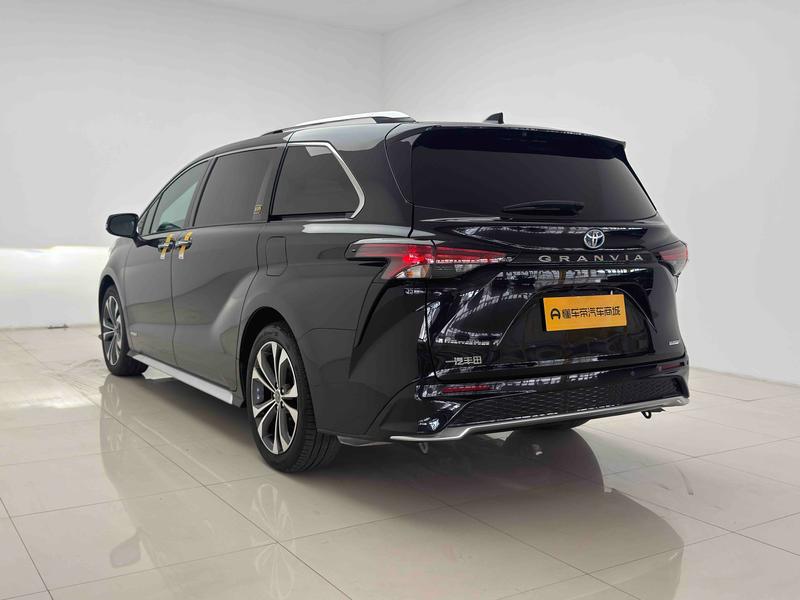 Toyota Gravia 2023