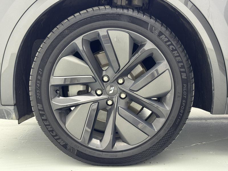 Li Auto Ideal L8 2024