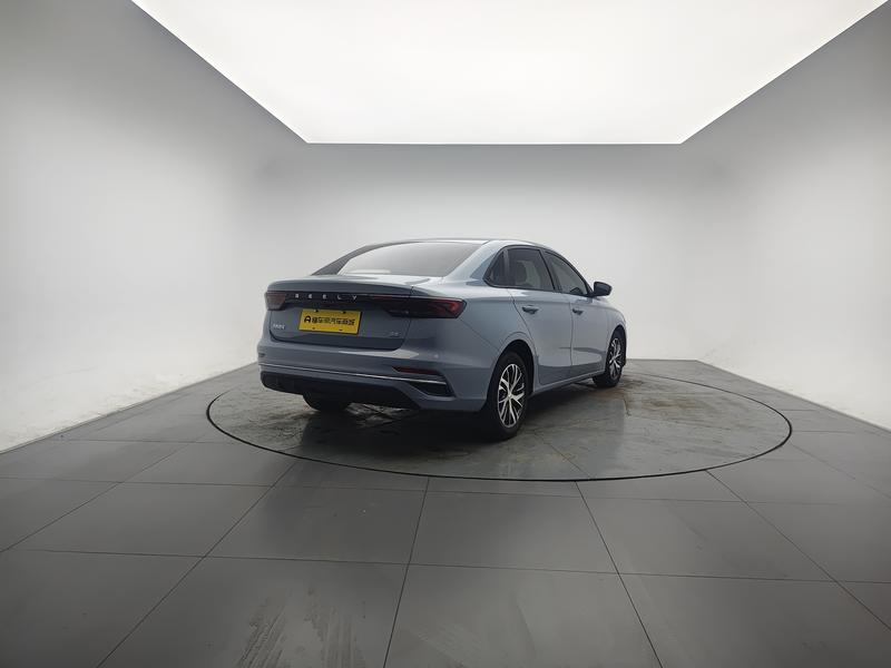 Geely Emgrand 2023
