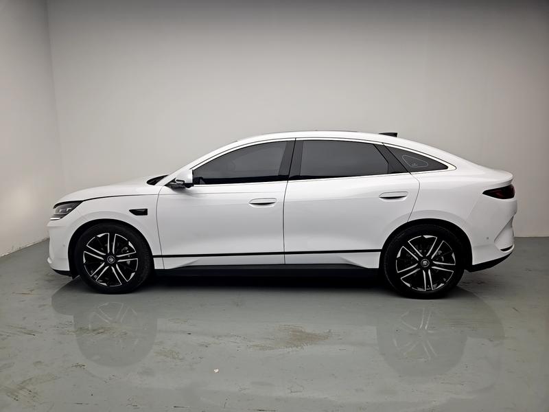 BYD Qin L EV 2025