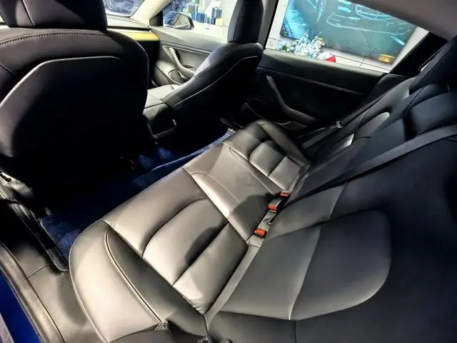 Tesla Model 3 Upgraded version of standard battery life rear drive