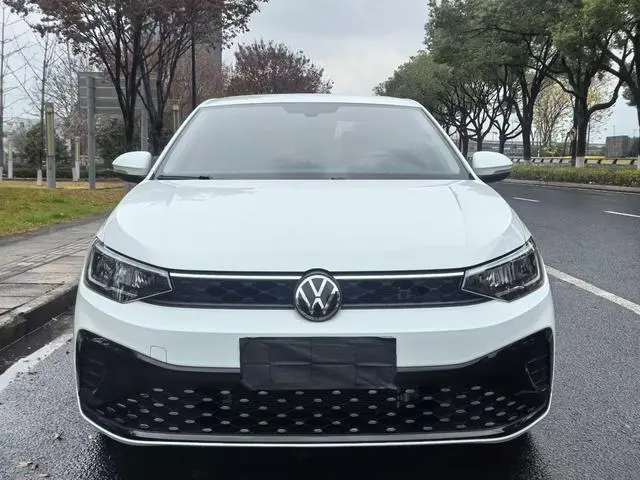 Volkswagen Lavida Xinrui 1.5L Outstanding Xinyi Edition