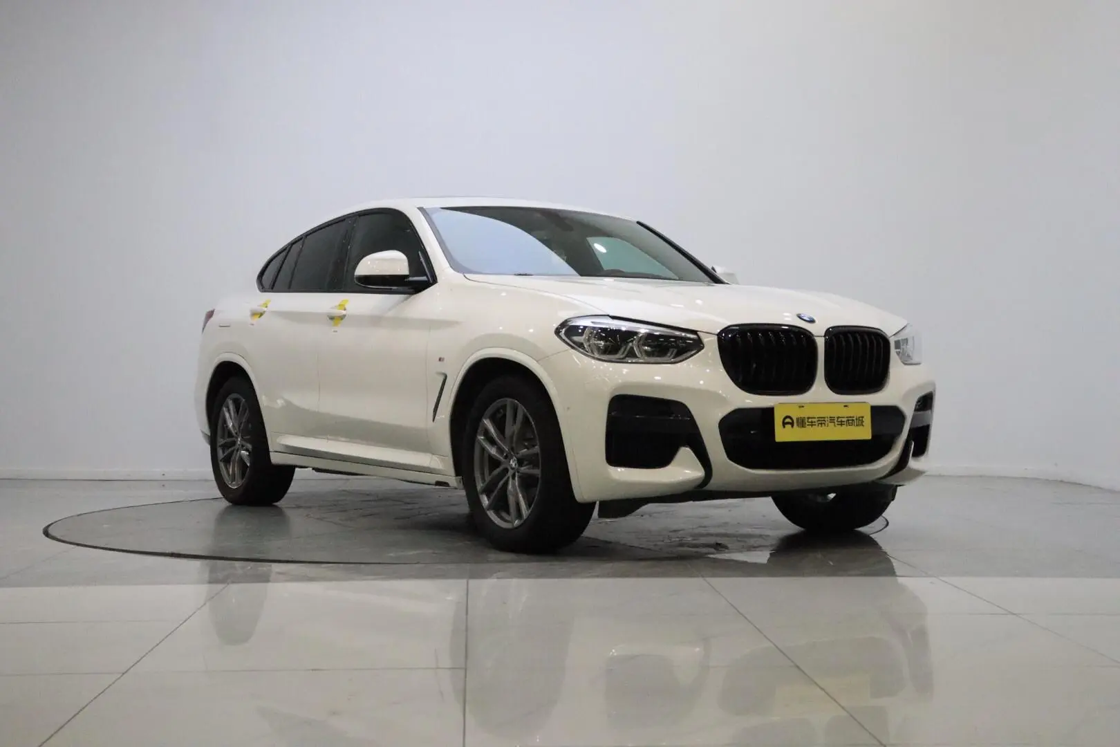 BMW BMW X4 xDrive25i M sports suit