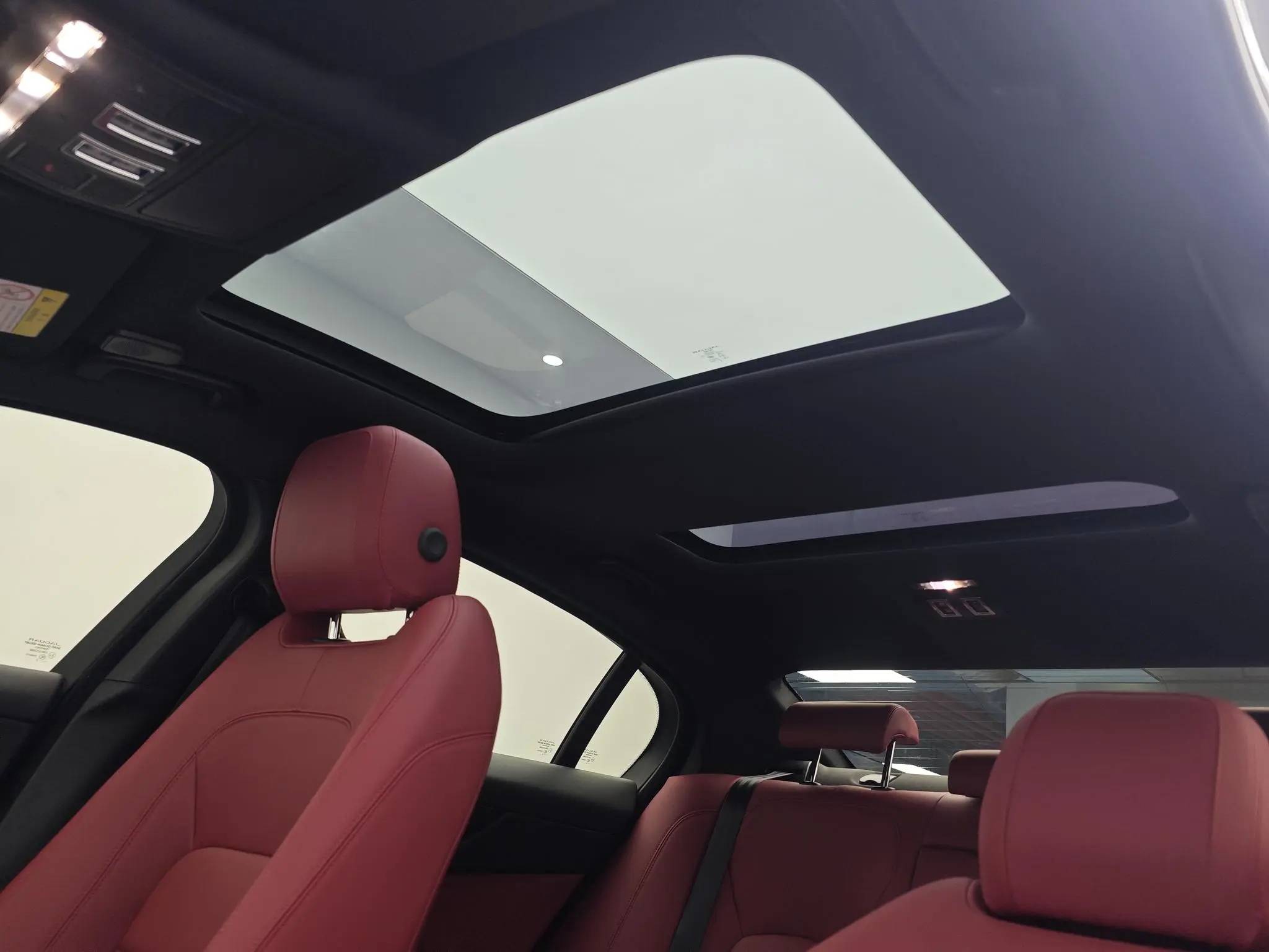 Jaguar Jaguar XEL 2.0T 250PS Yao Black Sports Edition