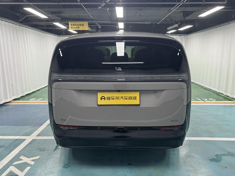 Li Auto Ideal MEGA 2024